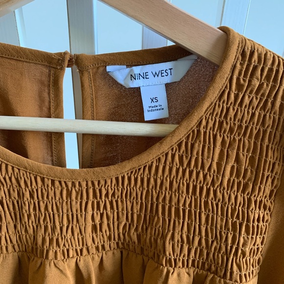 NWT. NINE WEST Size XS - Picture 3 of 3